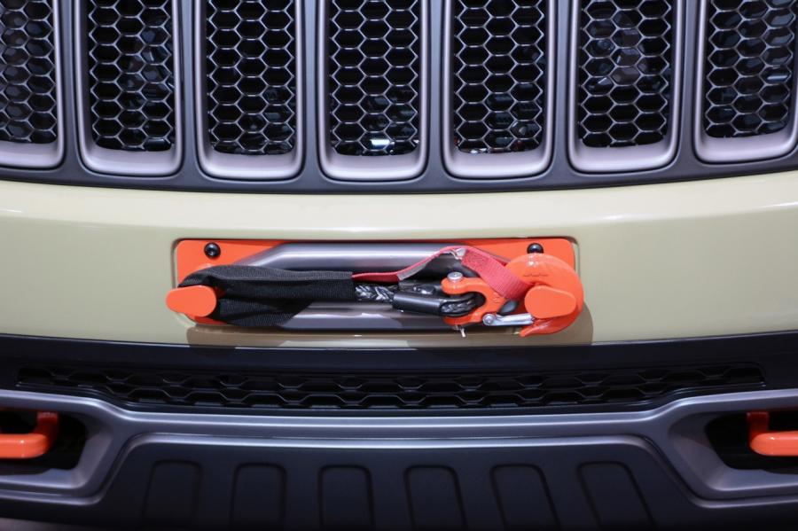  Jeep Grand Cherokee Overlander Concept 2015 года  (фото 9 из 19)